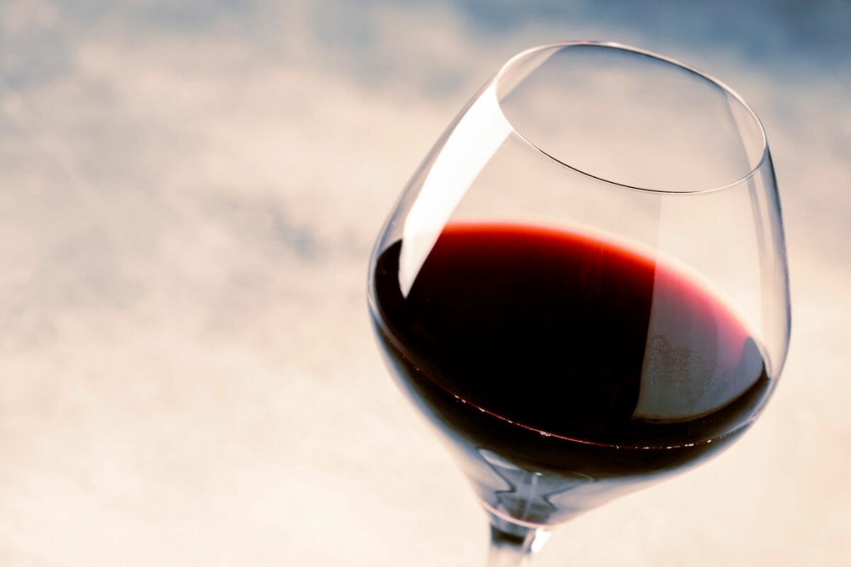 A List Of 10 Low Acid Red Wines